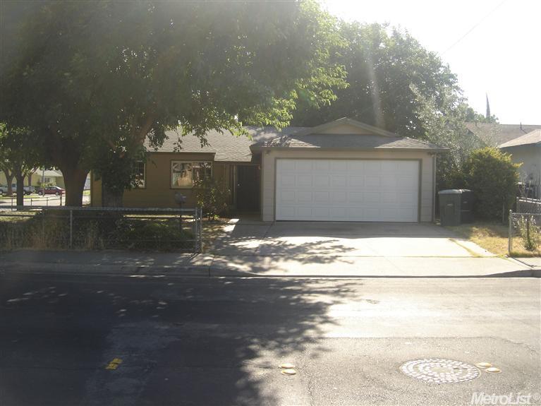 201 N Emerald Ave, Modesto, CA 95351 photo 1