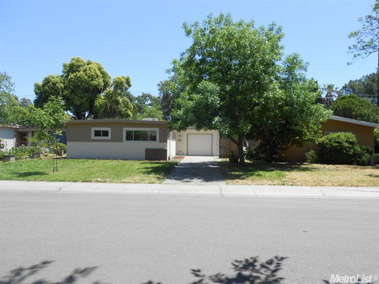 1008 Snyder Dr, Davis, CA 95616 photo 1