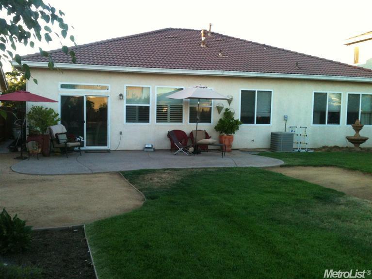 3916 Fallen Oak Dr, Modesto, CA 95355 photo 2