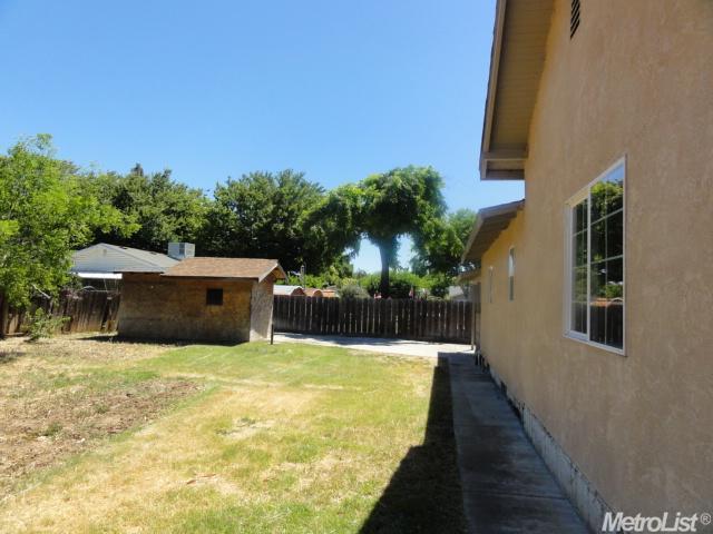 1899 Lopes Ave, Merced, CA 95341 photo 17