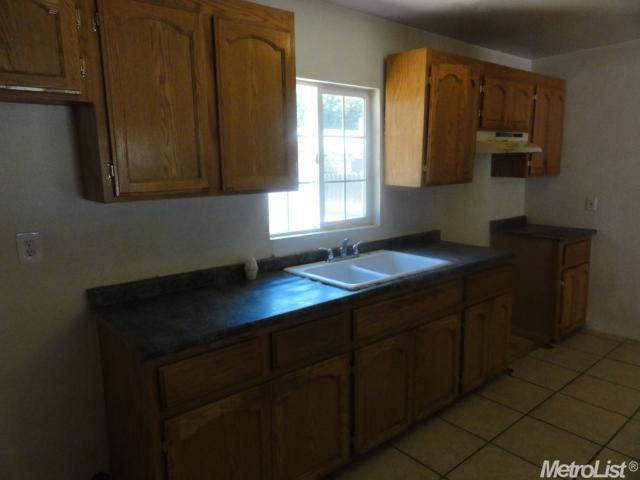 1899 Lopes Ave, Merced, CA 95341 photo 6