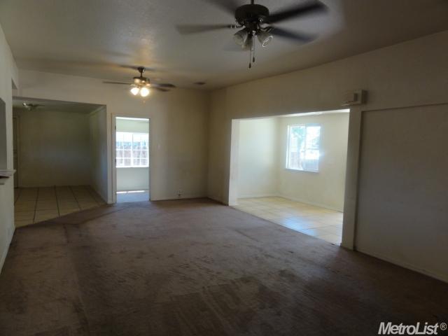 1899 Lopes Ave, Merced, CA 95341 photo 4