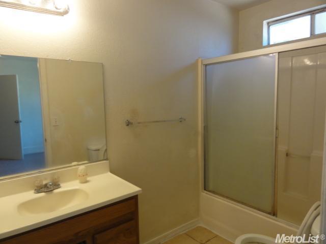 1899 Lopes Ave, Merced, CA 95341 photo 11