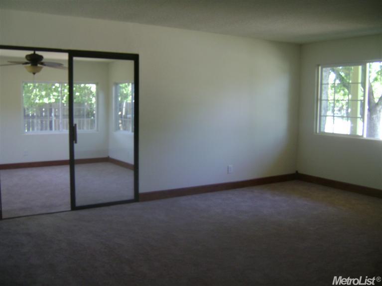 6100 Coyle Ave, Carmichael, CA 95608 photo 2