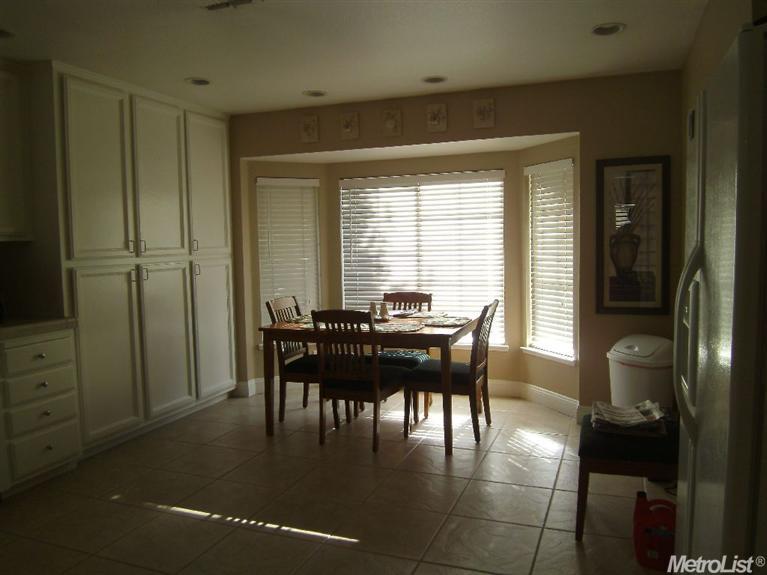 3916 Rollins Way, Antelope, CA 95843 photo 4