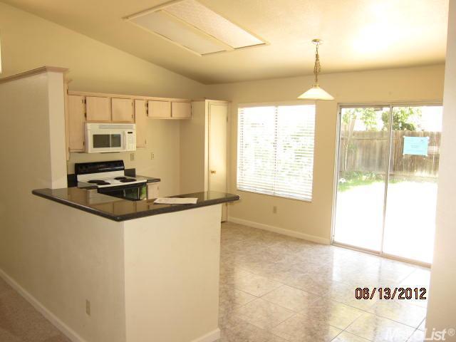 424 Melbourne Dr, Modesto, CA 95357 photo 4