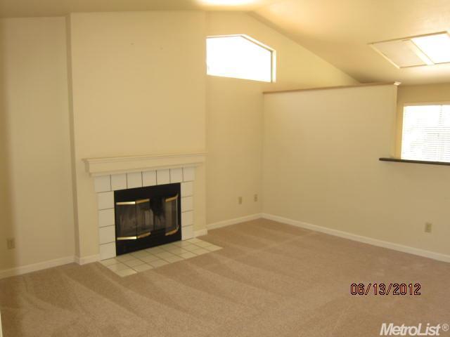 424 Melbourne Dr, Modesto, CA 95357 photo 2