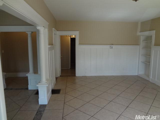 349 E Walnut St, Lodi, CA 95240 photo 5