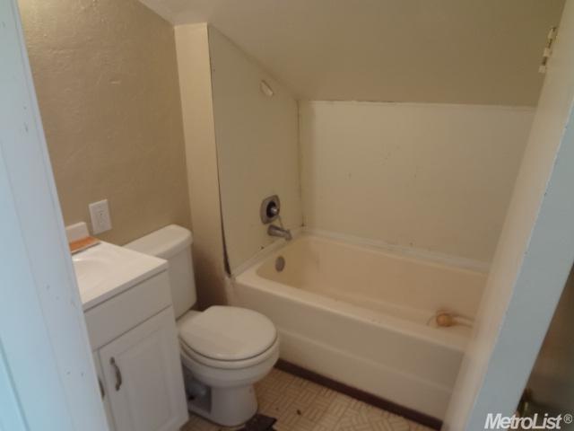 349 E Walnut St, Lodi, CA 95240 photo 16