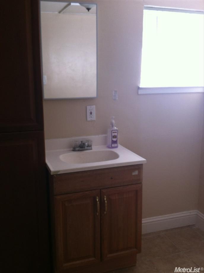2137 Kenneth St, Modesto, CA 95351 photo 8