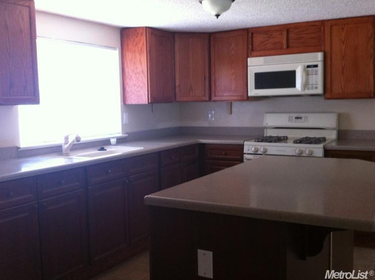 2137 Kenneth St, Modesto, CA 95351 photo 3
