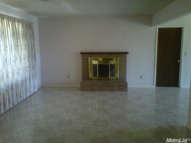 660 Ashland Ave, Turlock, CA 95382 photo 2