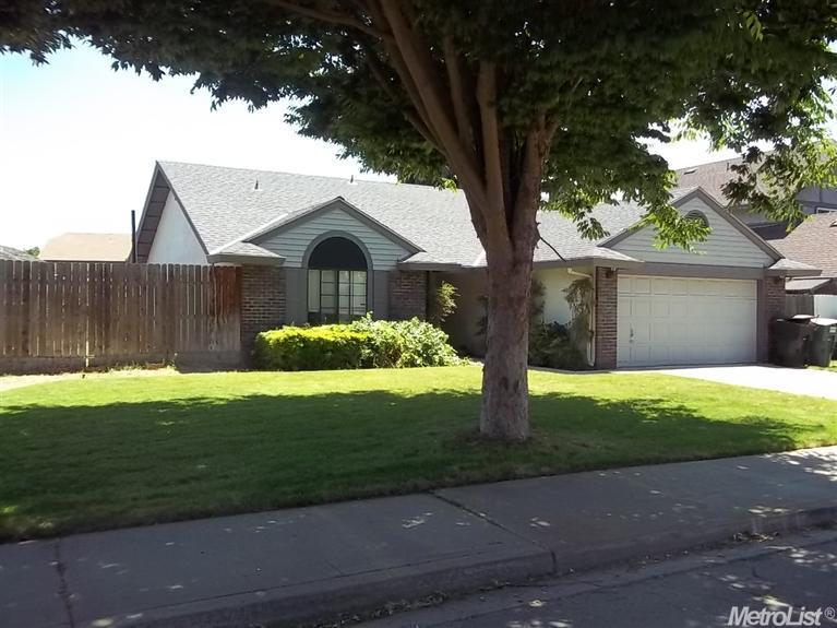 828 Palmilla Dr, Modesto, CA 95356 photo 2