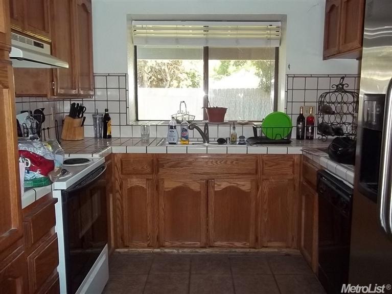 828 Palmilla Dr, Modesto, CA 95356 photo 4