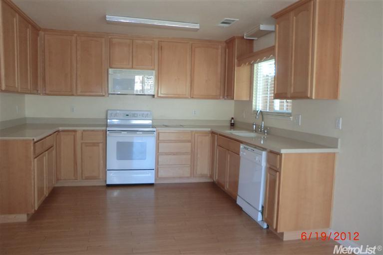 825 Pennington Pl, Modesto, CA 95356 photo 4