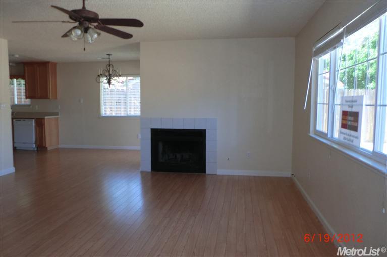 825 Pennington Pl, Modesto, CA 95356 photo 2
