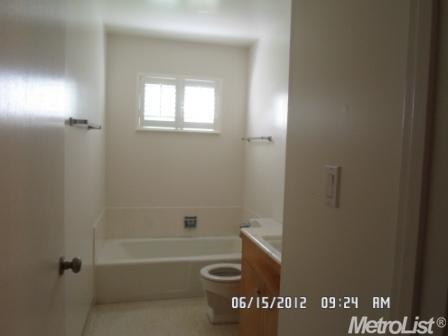 2412 Corbin Ln, Lodi, CA 95242 photo 5