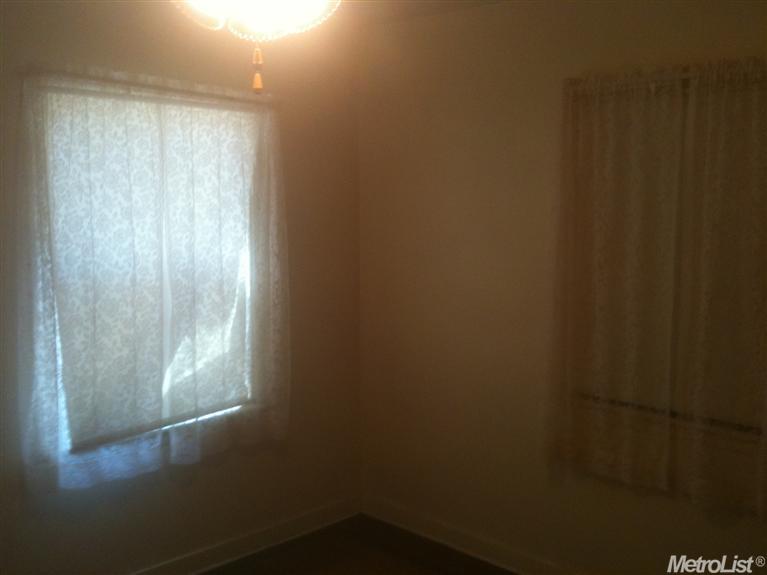 341 E Locust St, Lodi, CA 95240 photo 17
