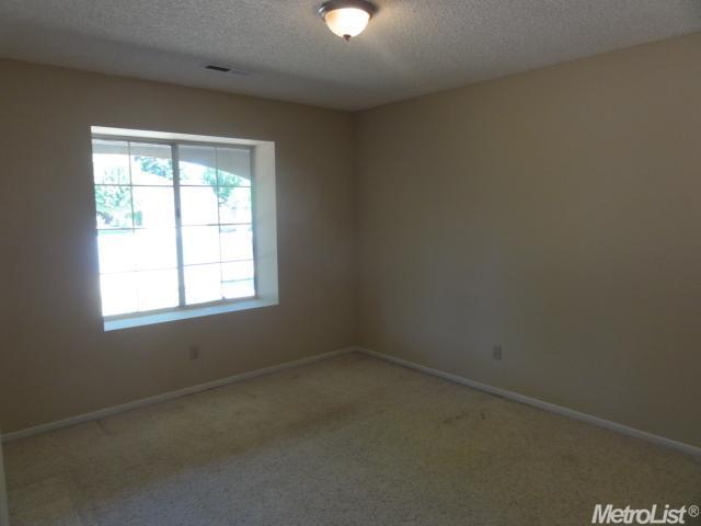 856 Villanova Ct, Merced, CA 95348 photo 9