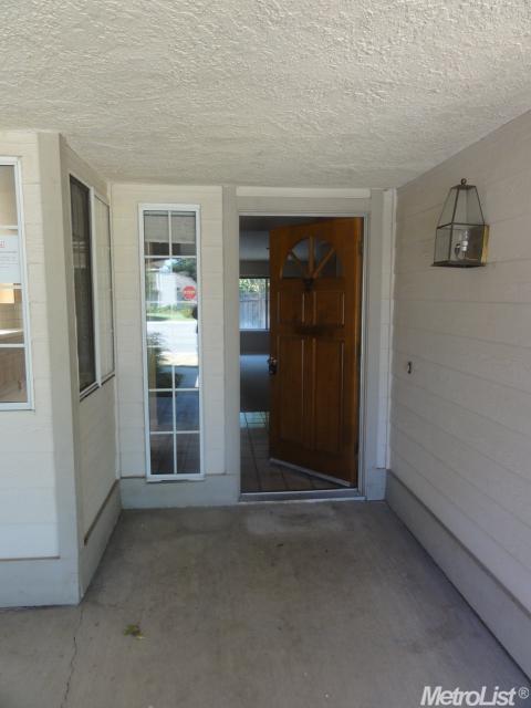 856 Villanova Ct, Merced, CA 95348 photo 2