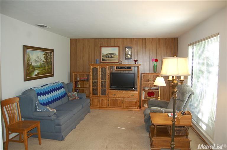 3919 Horton Ln, Carmichael, CA 95608 photo 3