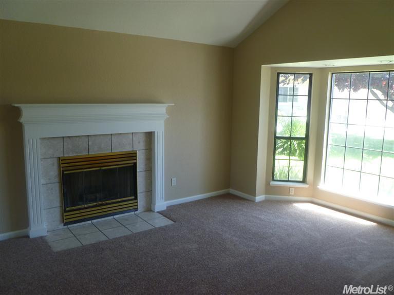 1274 Junge Ct, Manteca, CA 95337 photo 2