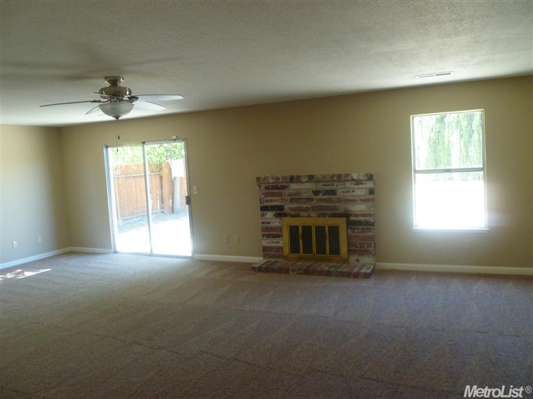 253 Camish Pl, Lathrop, CA 95330 photo 2