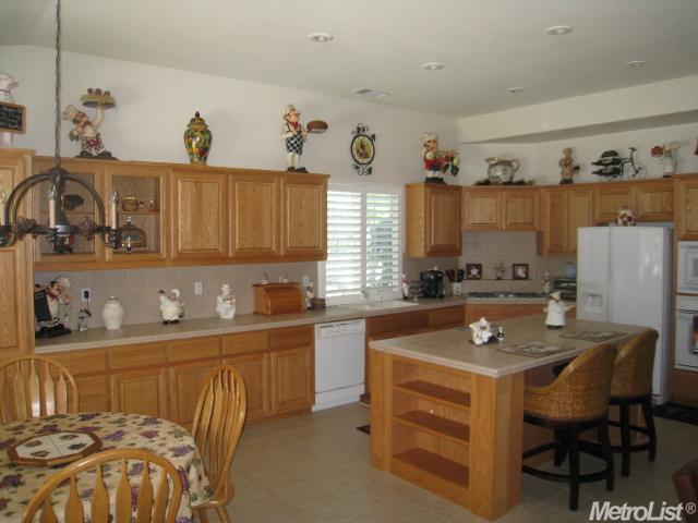 192 Memory Ln, Turlock, CA 95382 photo 11