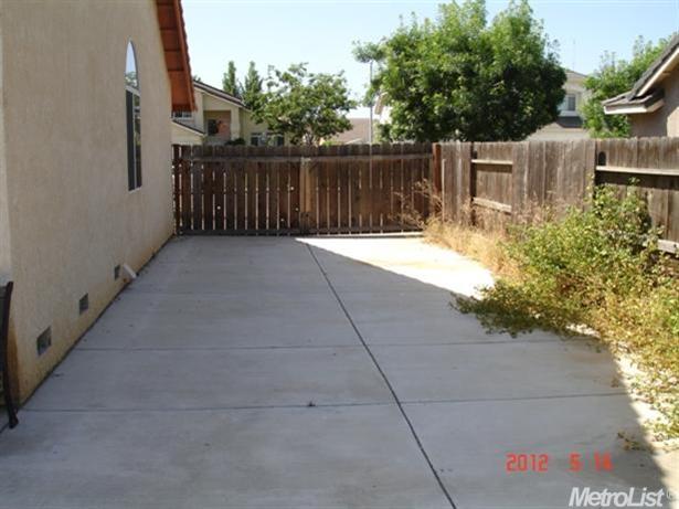 1669 Via Milano, Gustine, CA 95322 photo 12