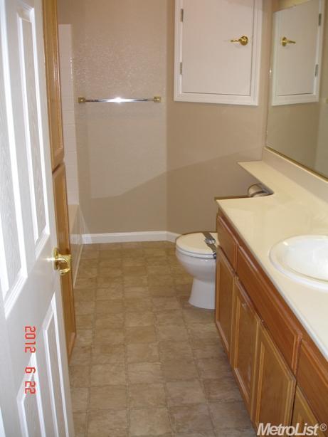 1669 Via Milano, Gustine, CA 95322 photo 9