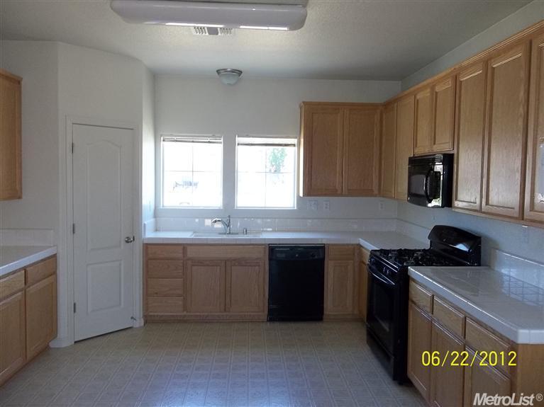717 Eggleston Ave, Dos Palos, CA 93620 photo 5