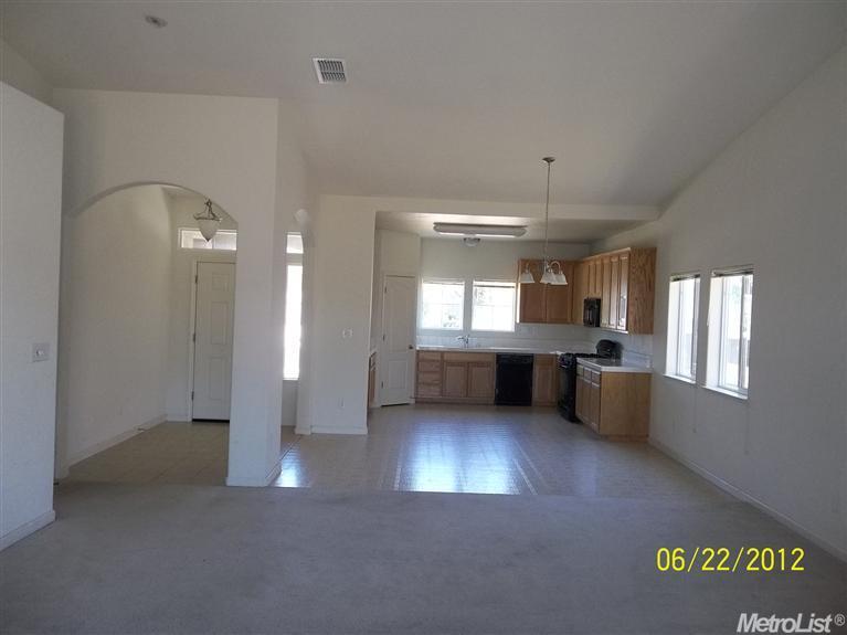 717 Eggleston Ave, Dos Palos, CA 93620 photo 8