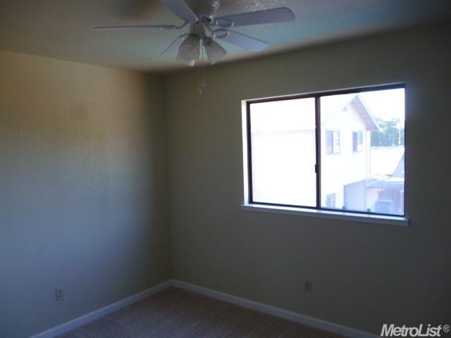 1012 Multnomah Dr, Modesto, CA 95350 photo 14