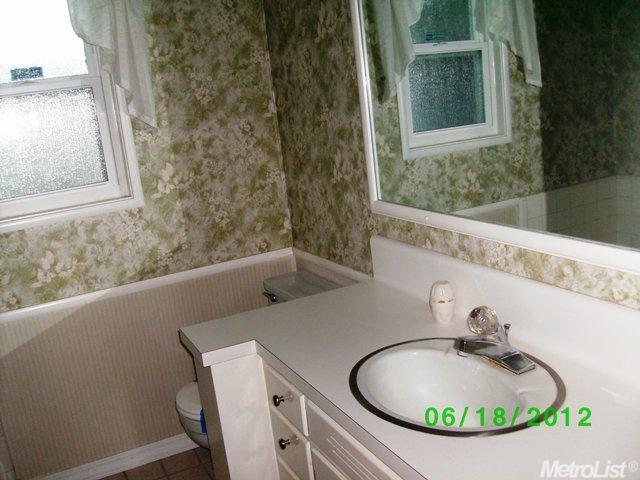 617 S Orange Ave, Lodi, CA 95240 photo 8