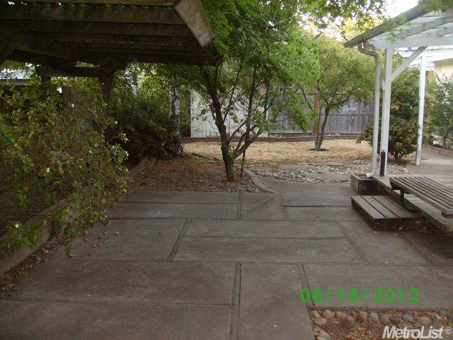 617 S Orange Ave, Lodi, CA 95240 photo 3