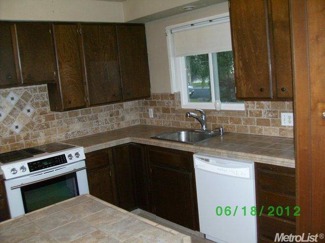 617 S Orange Ave, Lodi, CA 95240 photo 10