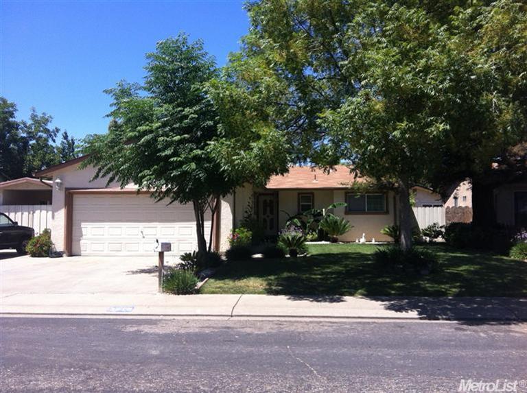 3213 Uranus Dr, Ceres, CA 95307 photo 2