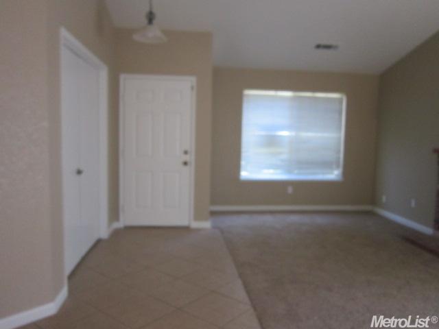 609 Sears Dr, Patterson, CA 95363 photo 2