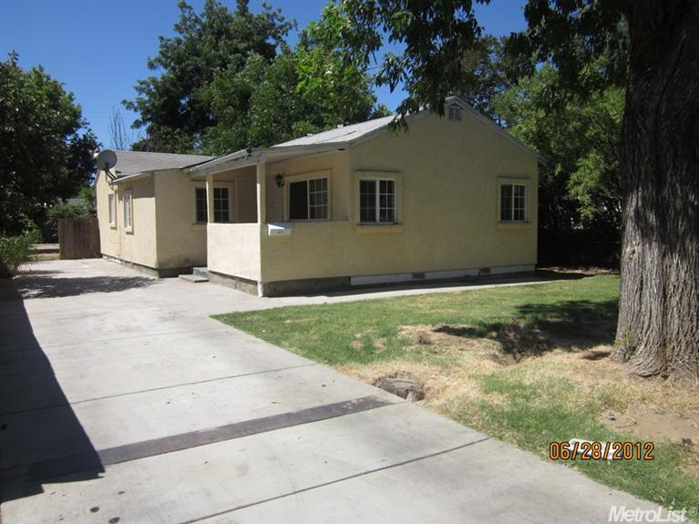 415 Pine St, Modesto, CA 95351 photo 1
