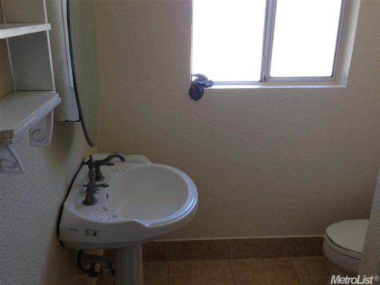 908 Fig Ln, Newman, CA 95360 photo 7