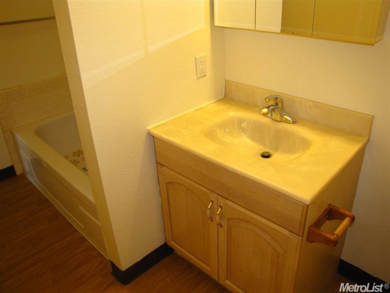950 Garden Gate Dr, Manteca, CA 95336 photo 7