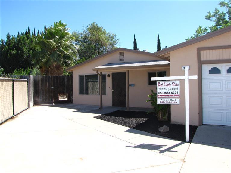 950 Garden Gate Dr, Manteca, CA 95336 photo 2