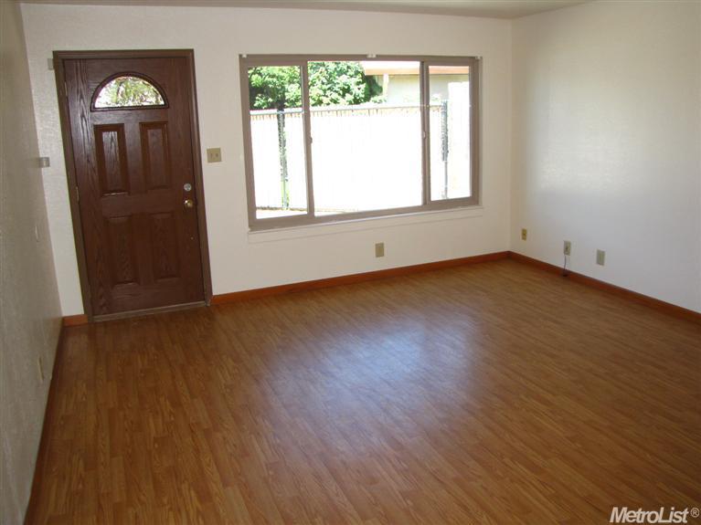 950 Garden Gate Dr, Manteca, CA 95336 photo 3