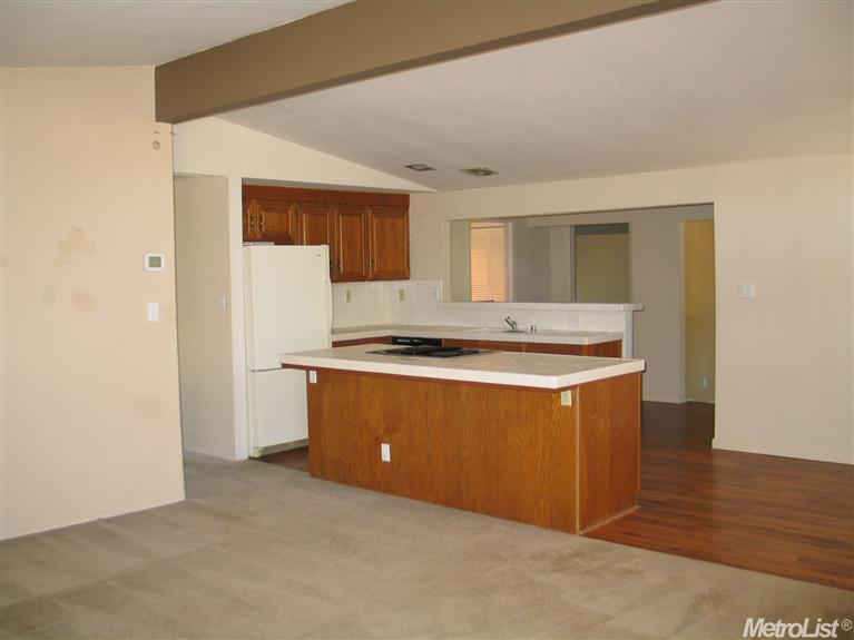 4924 Donovan Dr, Carmichael, CA 95608 photo 3