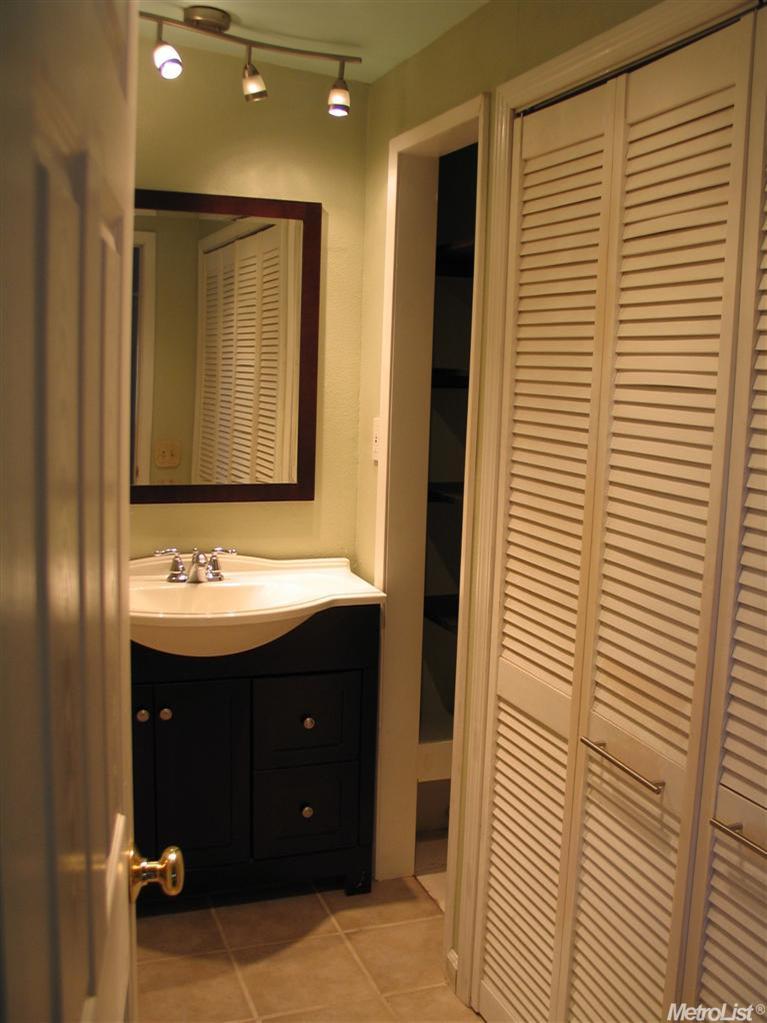 4924 Donovan Dr, Carmichael, CA 95608 photo 7