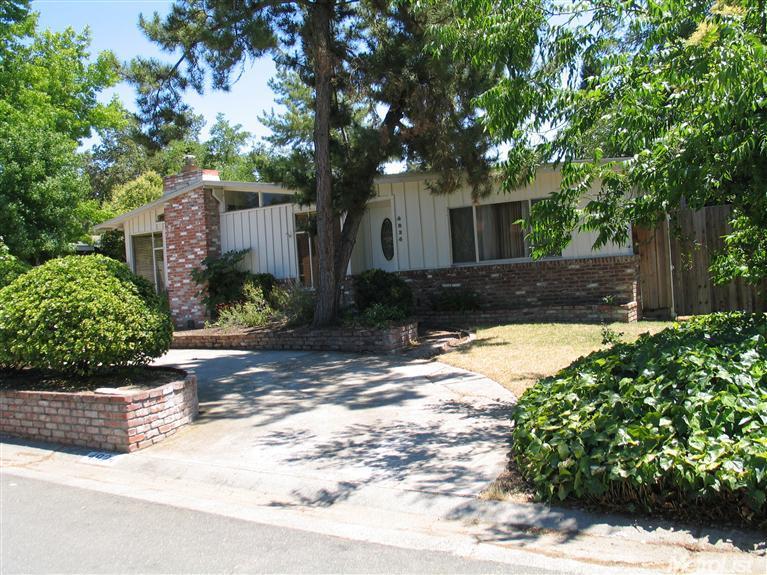 4924 Donovan Dr, Carmichael, CA 95608 photo 1