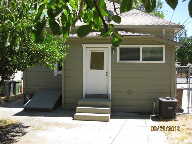 317 Elm St, Lodi, CA 95240 photo 6