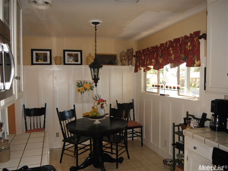 1422 Pearl St, Modesto, CA 95350 photo 3