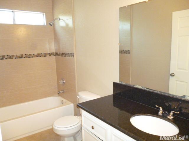 1421 Peppertree Ln, Modesto, CA 95355 photo 11
