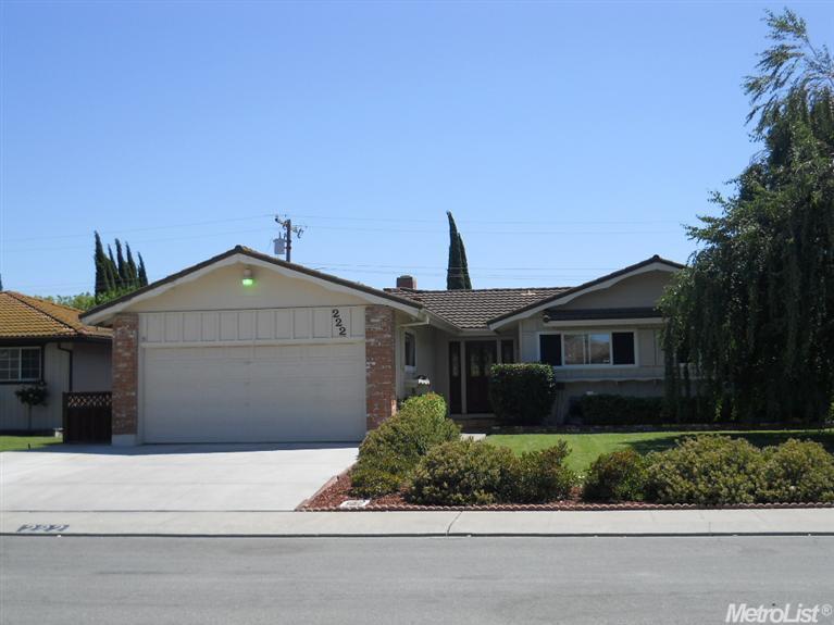 222 Derecho Way, Tracy, CA 95376 photo 1